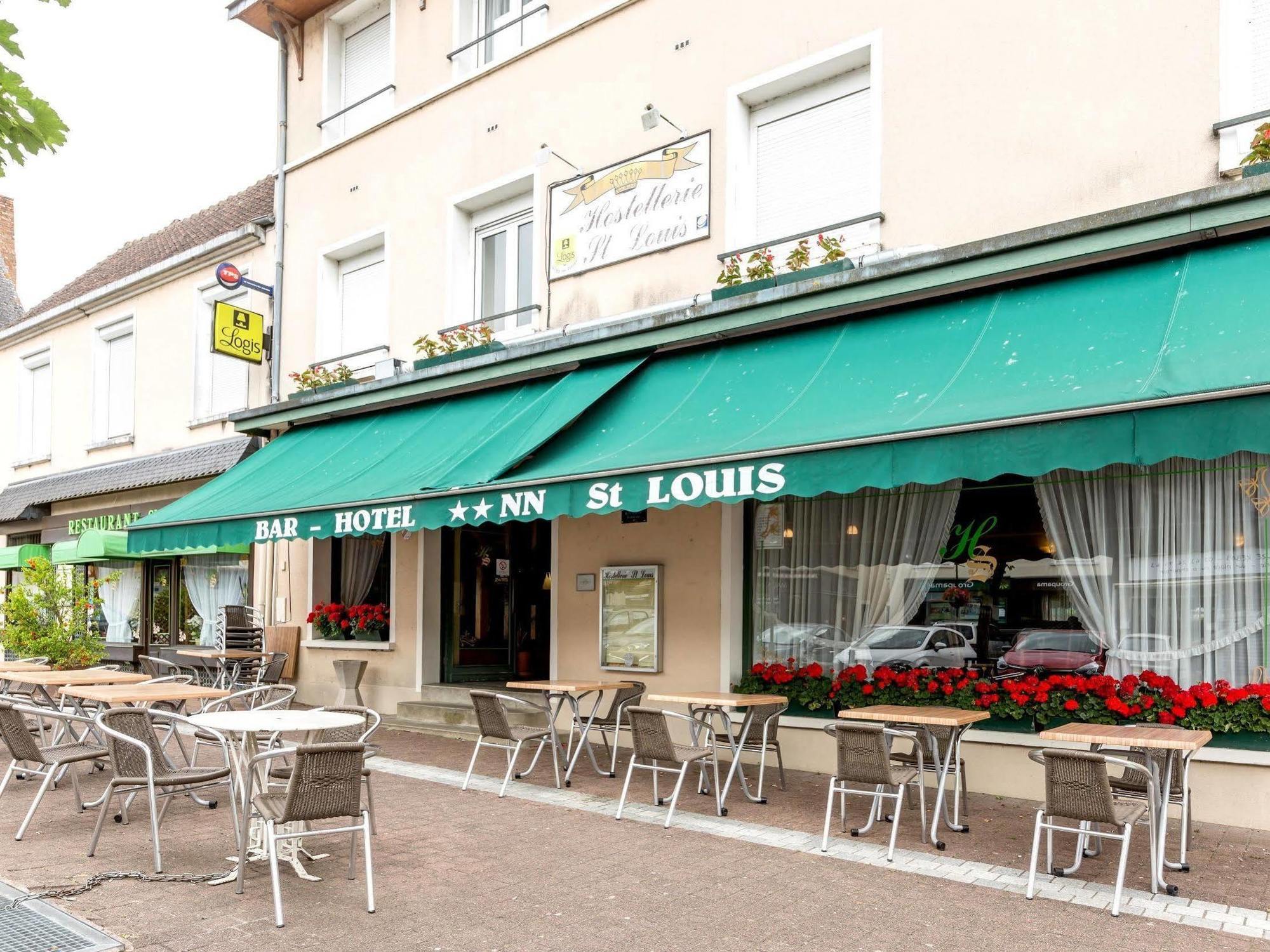 Готель Logis Saint Louis La Suze-sur-Sarthe Екстер'єр фото